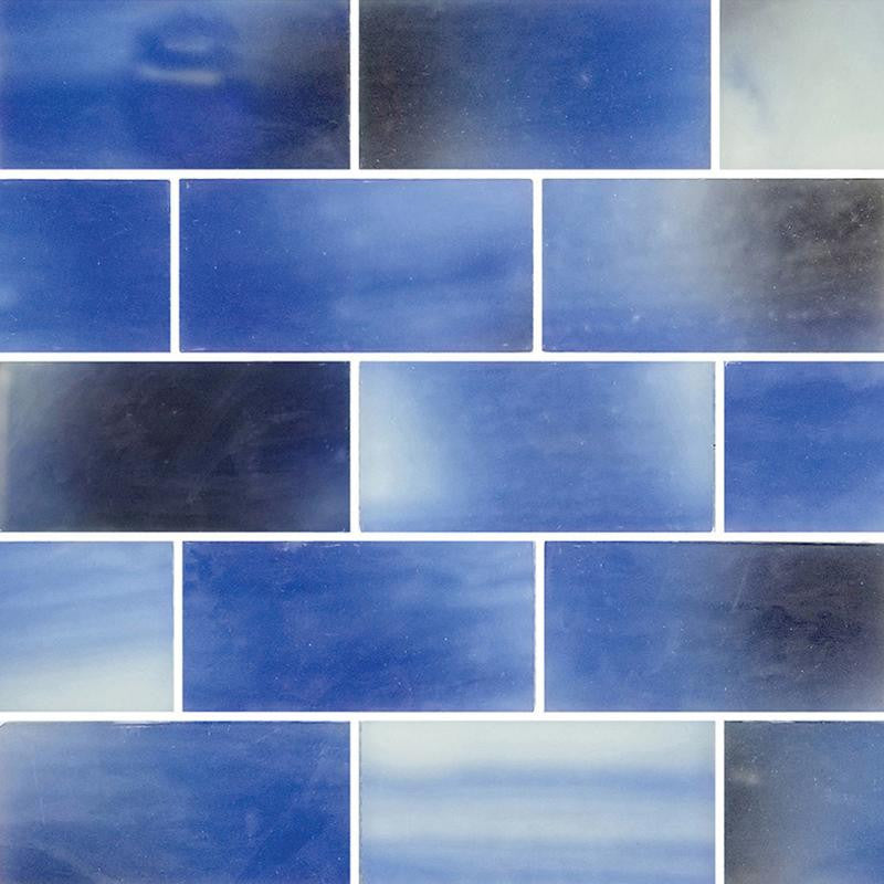 Mosaico de vidrio Subway Frosted Sky 2x4 Hoja de 12x12