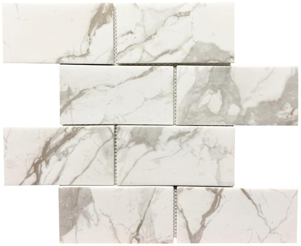 Azulejo de mosaico de vidrio Carrara de 3x6 en lámina de 12x12