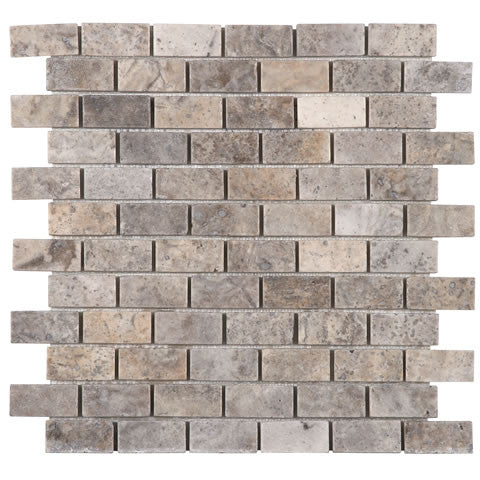 Mosaico de ladrillo de travertino plateado 1x2, acabado mate, en plancha de 12x12