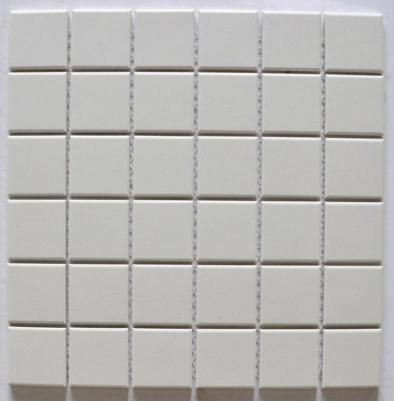 Mosaico de porcelana color crema 2x2 en lámina de 12x12