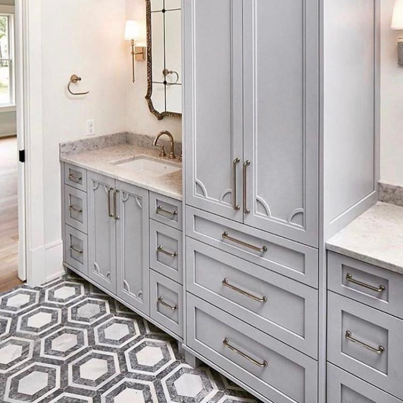 Mosaico hexagonal pulido de mármol gris y blanco 12x10